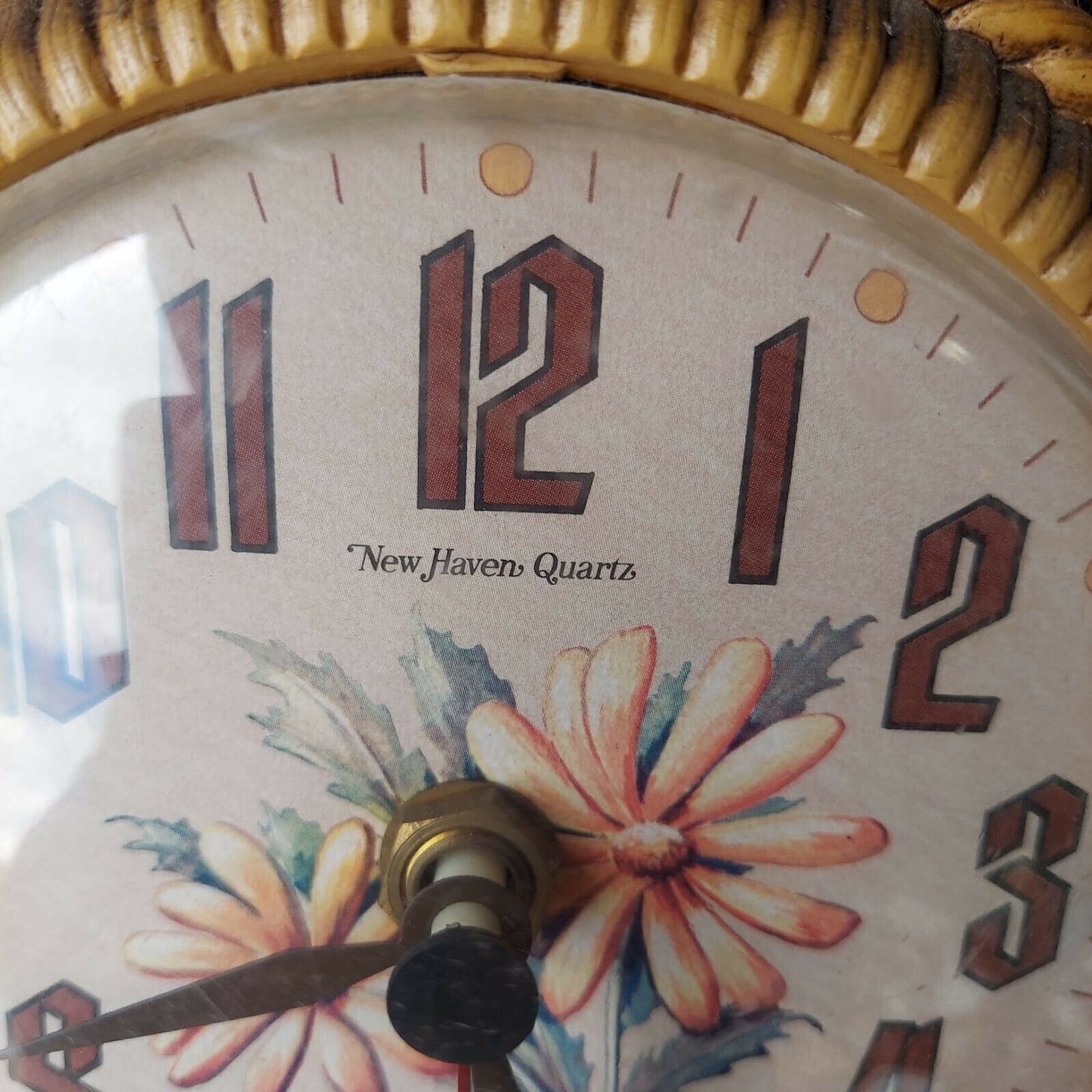 1976 New Haven KITCHEN CLOCK MODEL 560 BASKET WEAVE WORKING ORDER