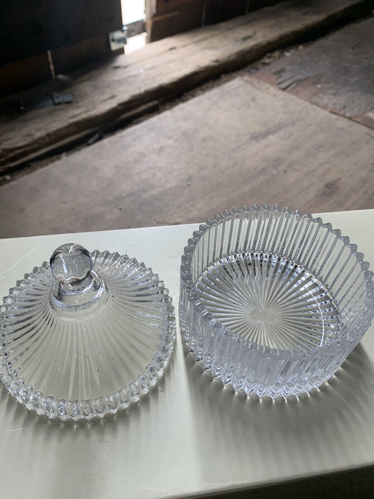 Decorative Art Glass Bowl With Lid