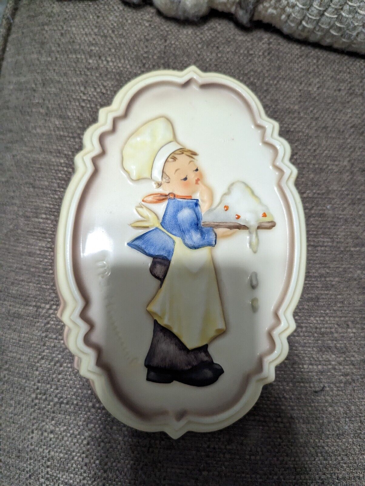 Hummel Chef Cake Baking Mold-Goebel Germany, Oval Wall Hanging-Vintage 1989