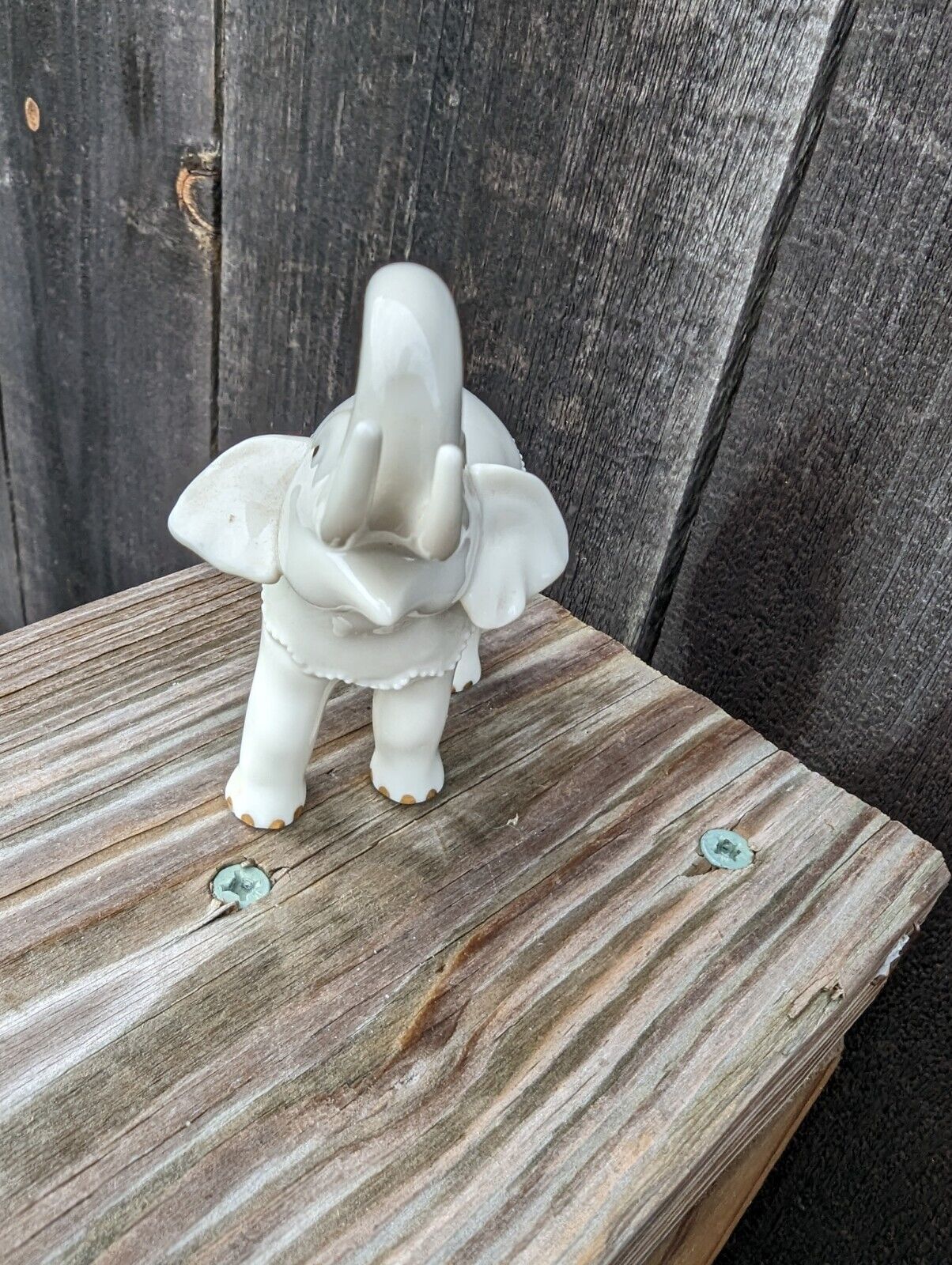 LENOX - WHITE, TRUMP UP, GOLD ACCENTED PAWS, ELEPHANT, -HANDCRAFTd 3.5" TALL