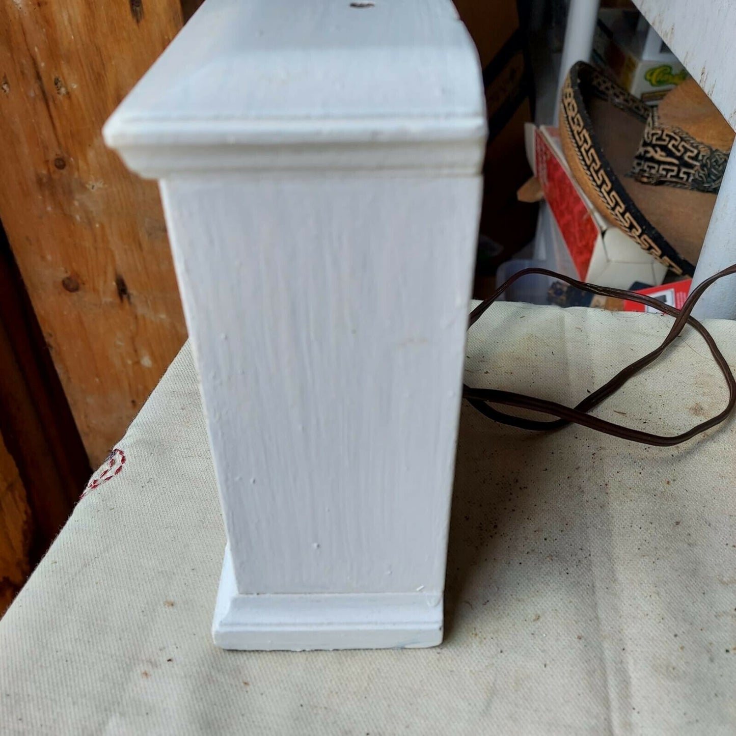 Vintage 1950s GE White Wooden Electric Mantel Clock Works