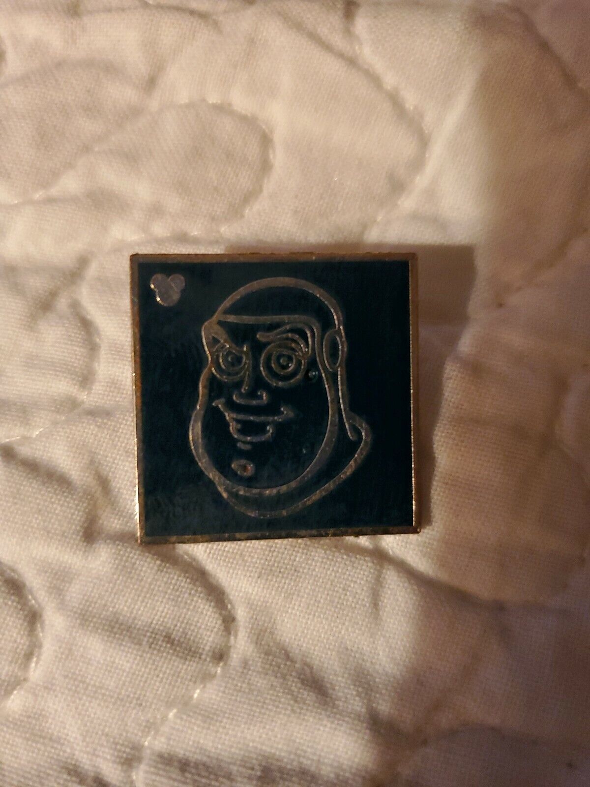 DISNEY 2009 DISNEY HIDDEN MICKEY OFFICIAL TRADING COLLECTIBLE PIN