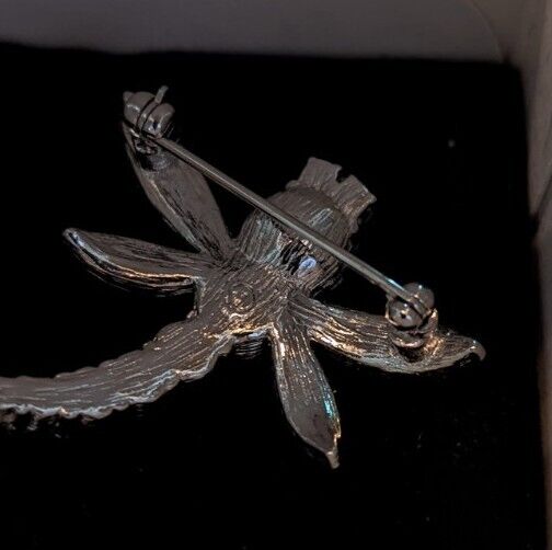 Vintage 99 Avon Crystal Dragon Fly Silvertone Dragonfly Pin NIB