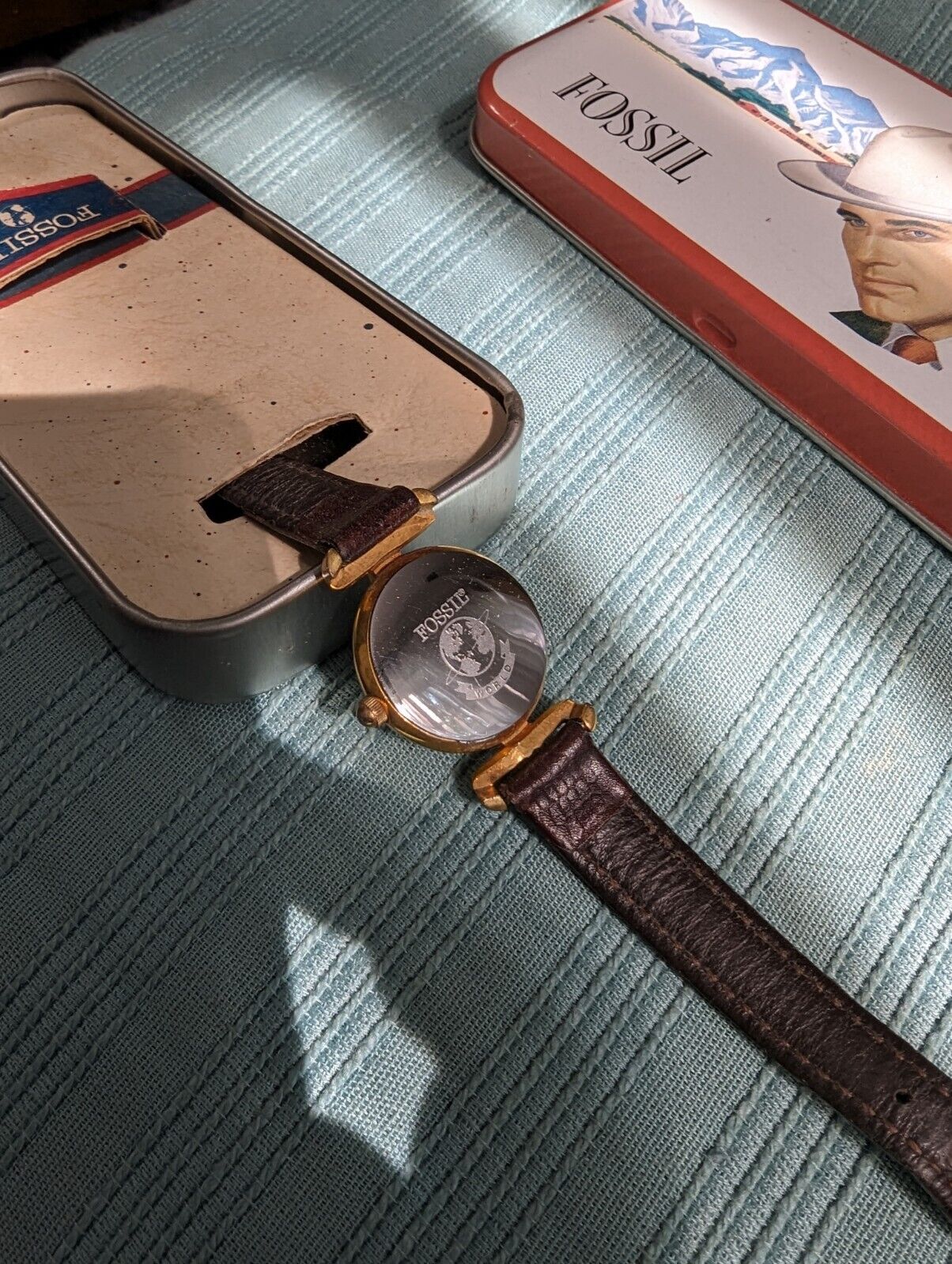 Vintage 1990 Fossil Ladies Watch In Tin Works.