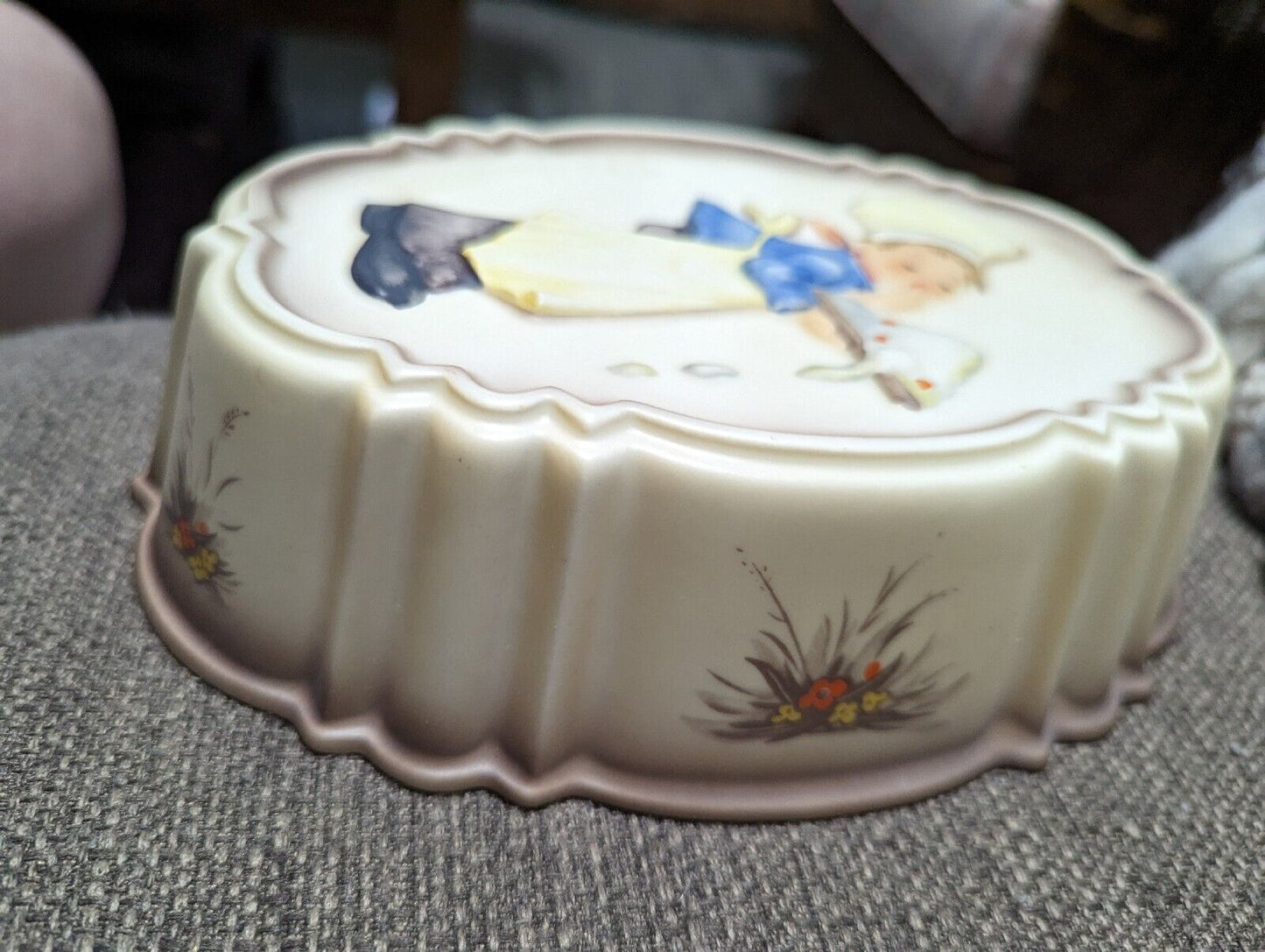 Hummel Chef Cake Baking Mold-Goebel Germany, Oval Wall Hanging-Vintage 1989