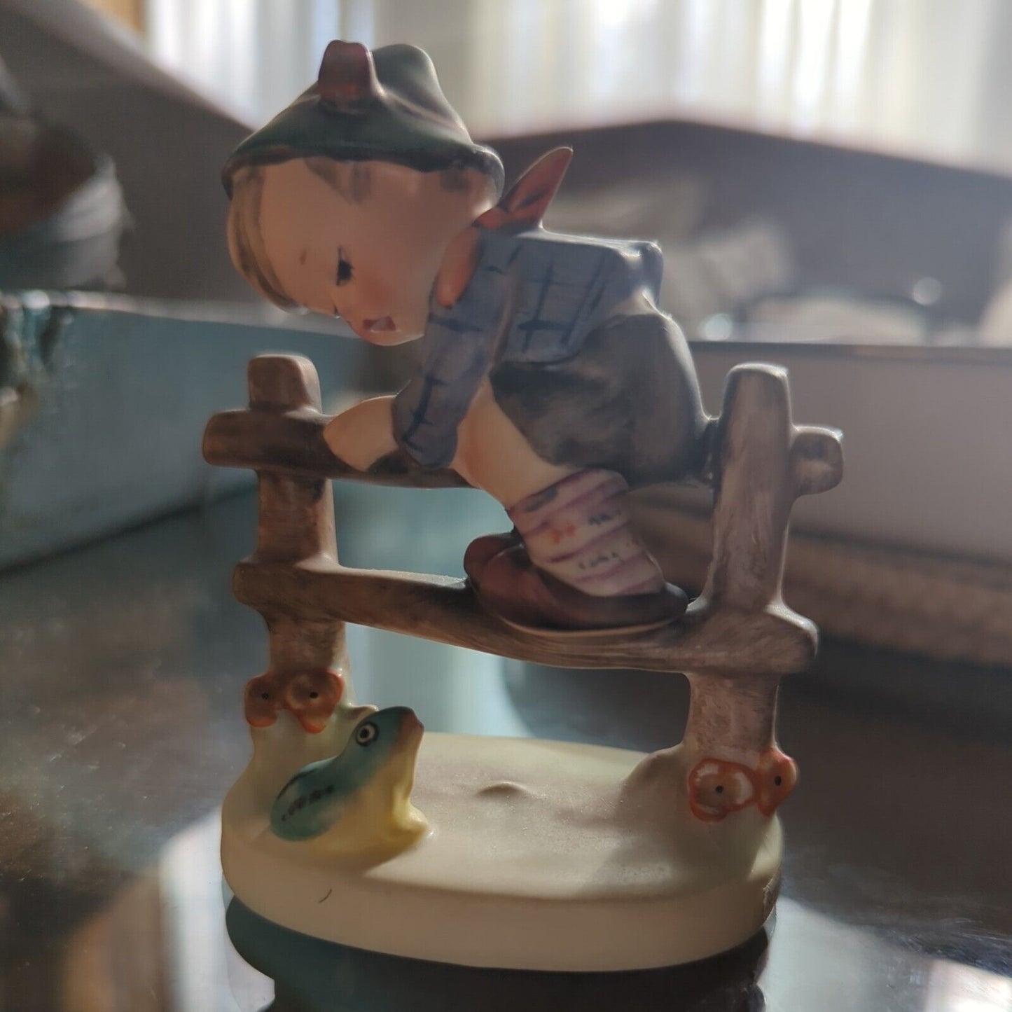Figurine "RETREAT TO SAFETY" Goebel 201/1 TMK 4 Boy On Fence with Frog