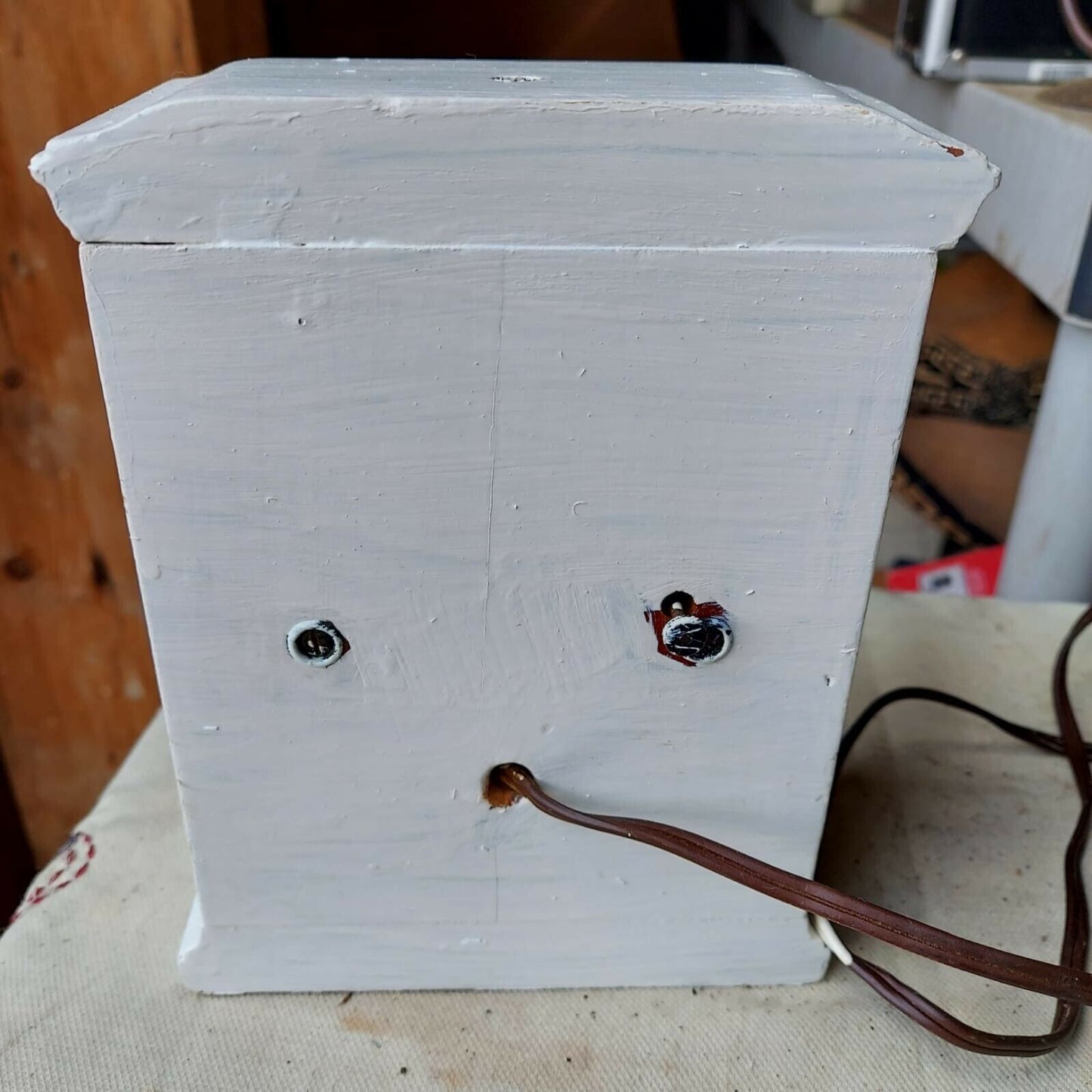 Vintage 1950s GE White Wooden Electric Mantel Clock Works