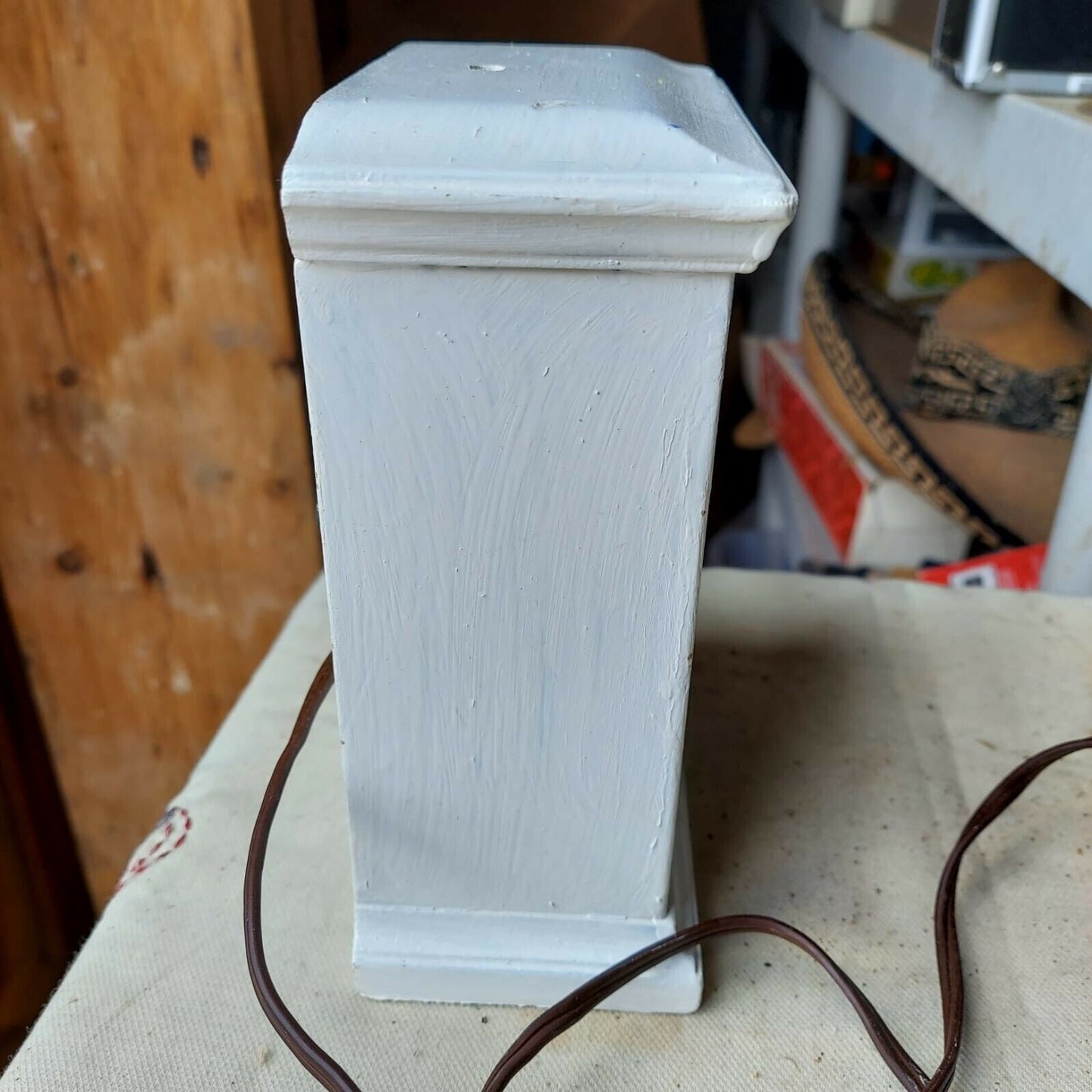 Vintage 1950s GE White Wooden Electric Mantel Clock Works