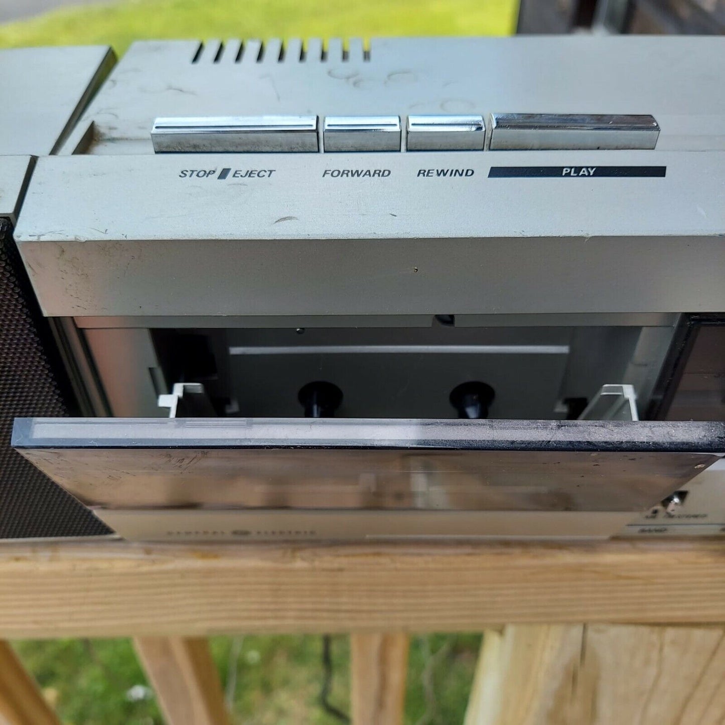 Vintage General Electric Model 7-4960A CASSETTE CLOCK ALARM RADIO With Speakers