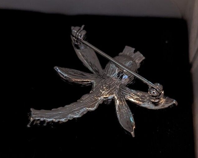 Vintage 99 Avon Crystal Dragon Fly Silvertone Dragonfly Pin NIB