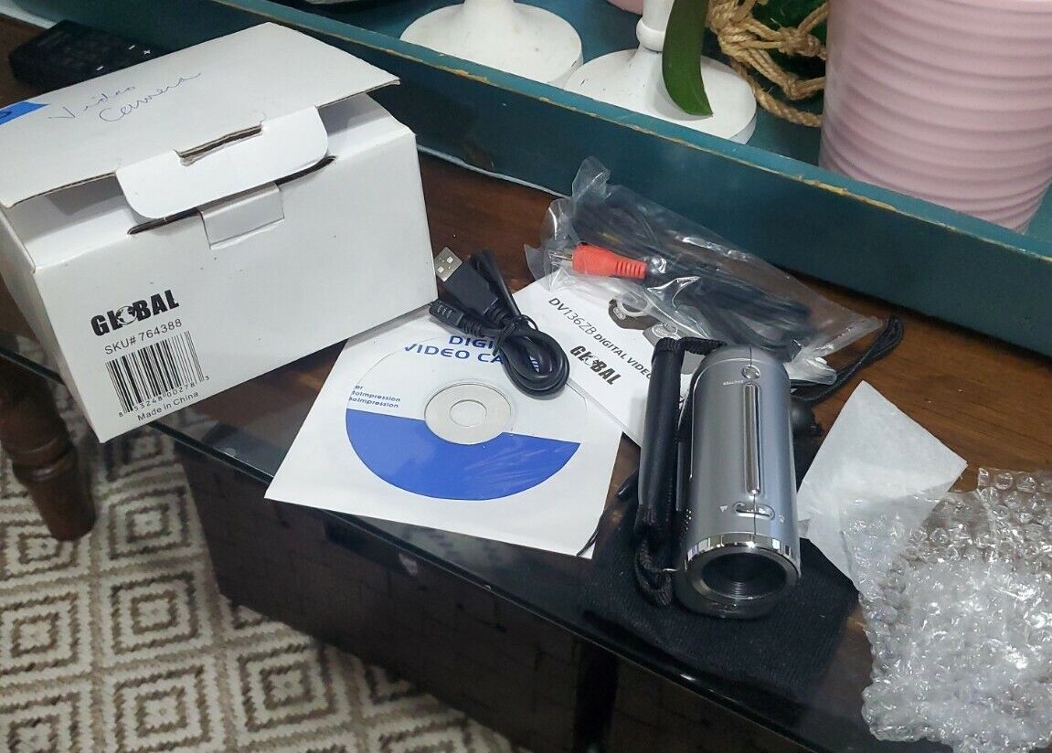 GLOBAL DV 136 Z B MINI DIGITAL VIDEO CAMERA 3.1 MP 4X DIGITAL ZOOM
