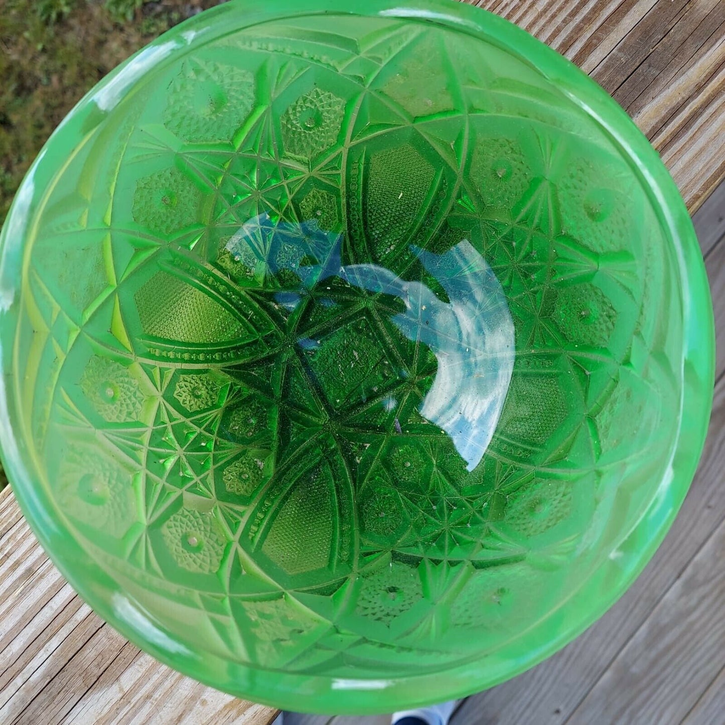 vintage emerald green glass bowl