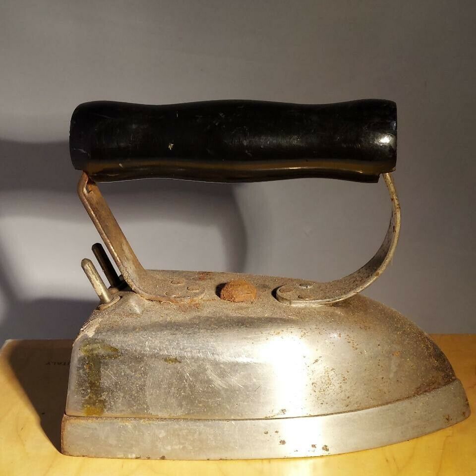 Vintage Dover DomanCo Six pound Electric Iron