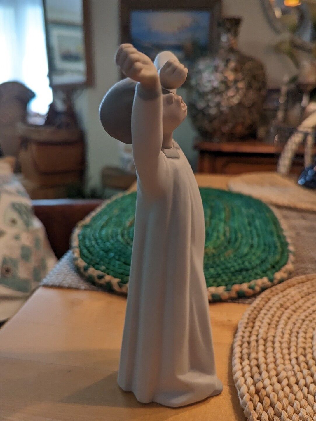 LLADRO #4870 PORCELAIN AWAKENING BOY IN NIGHTGOWN, YAWNING, WAKING UP SPAIN