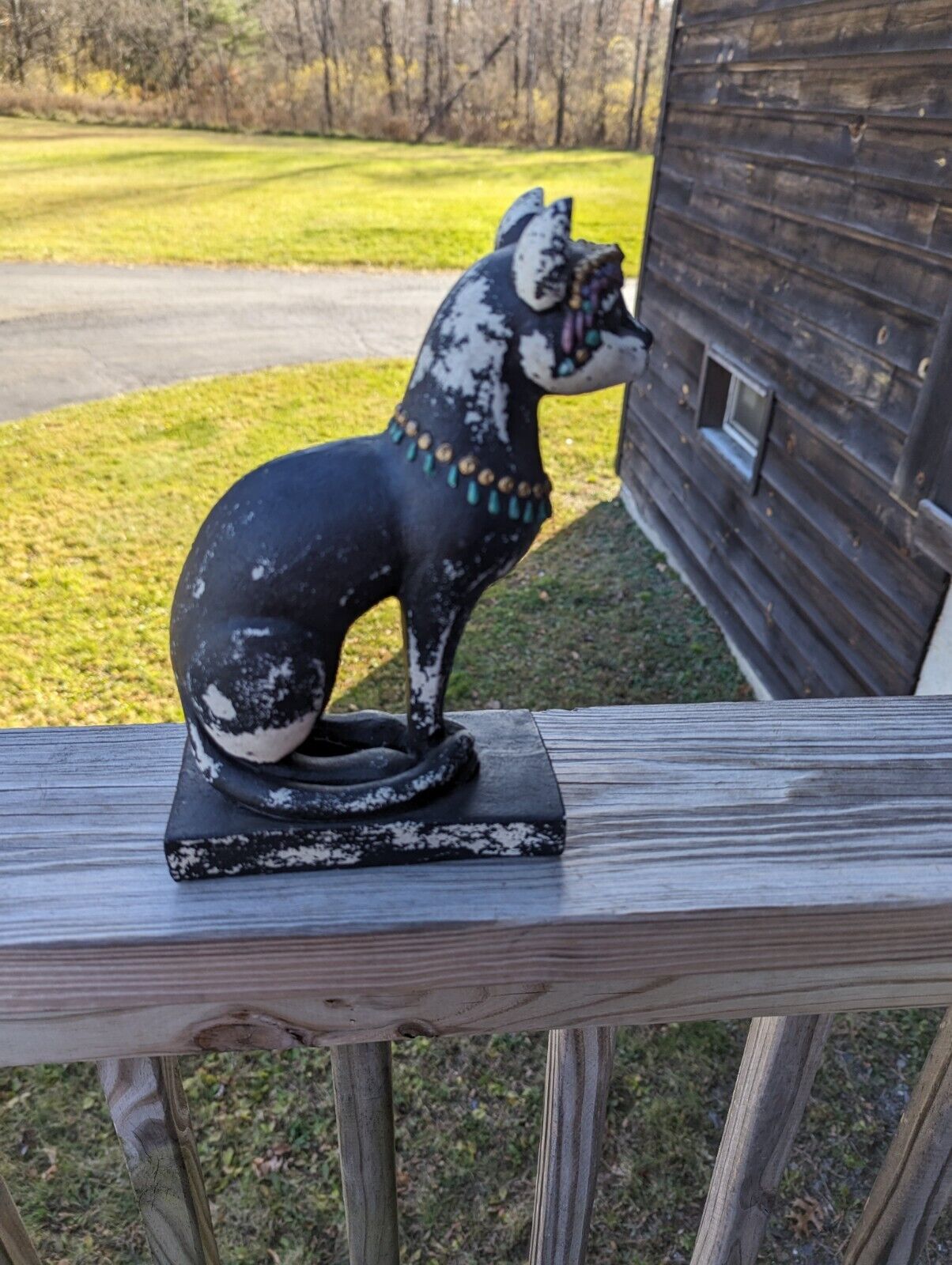 VINTAGE PEELING OTAGIRI ENESCO EGYPTIAN BLACK CAT WITH JEWELS FIGURINE PARASTONE