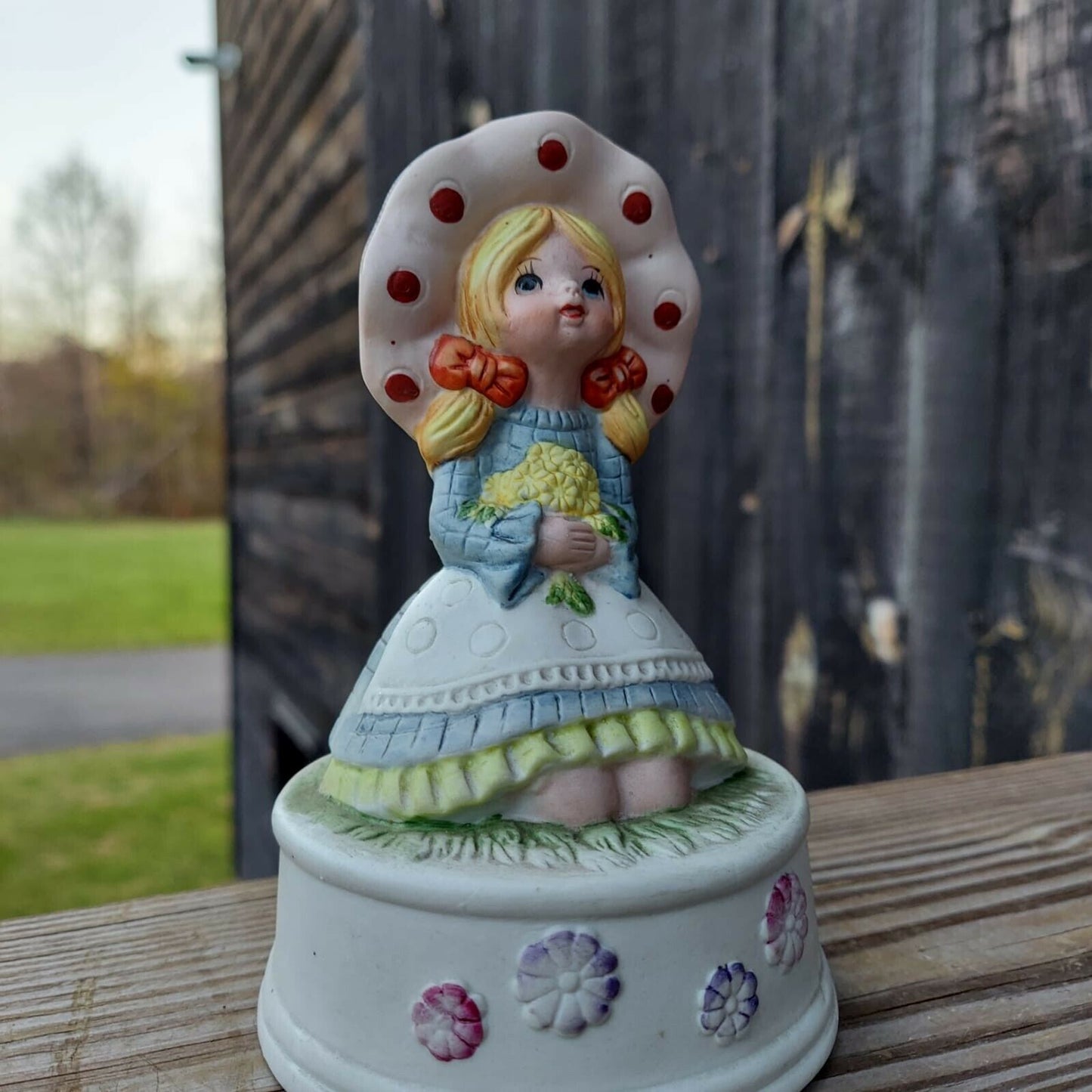 Vintage Flambro Fine Porcelain Rotating Music Box With Little Girl Taiwan