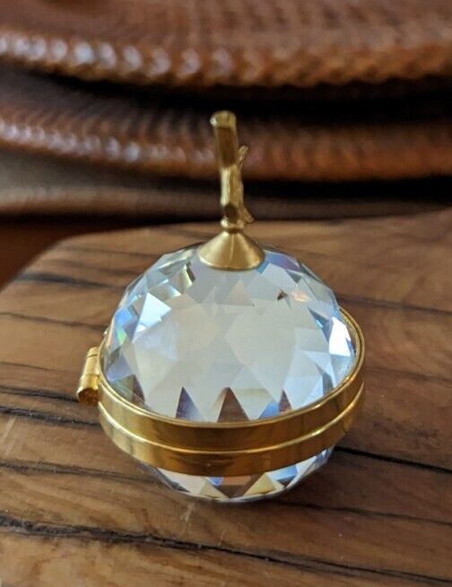 Gorgeous Small Vintage Swarovski Crystal Apple Photo Frame Box