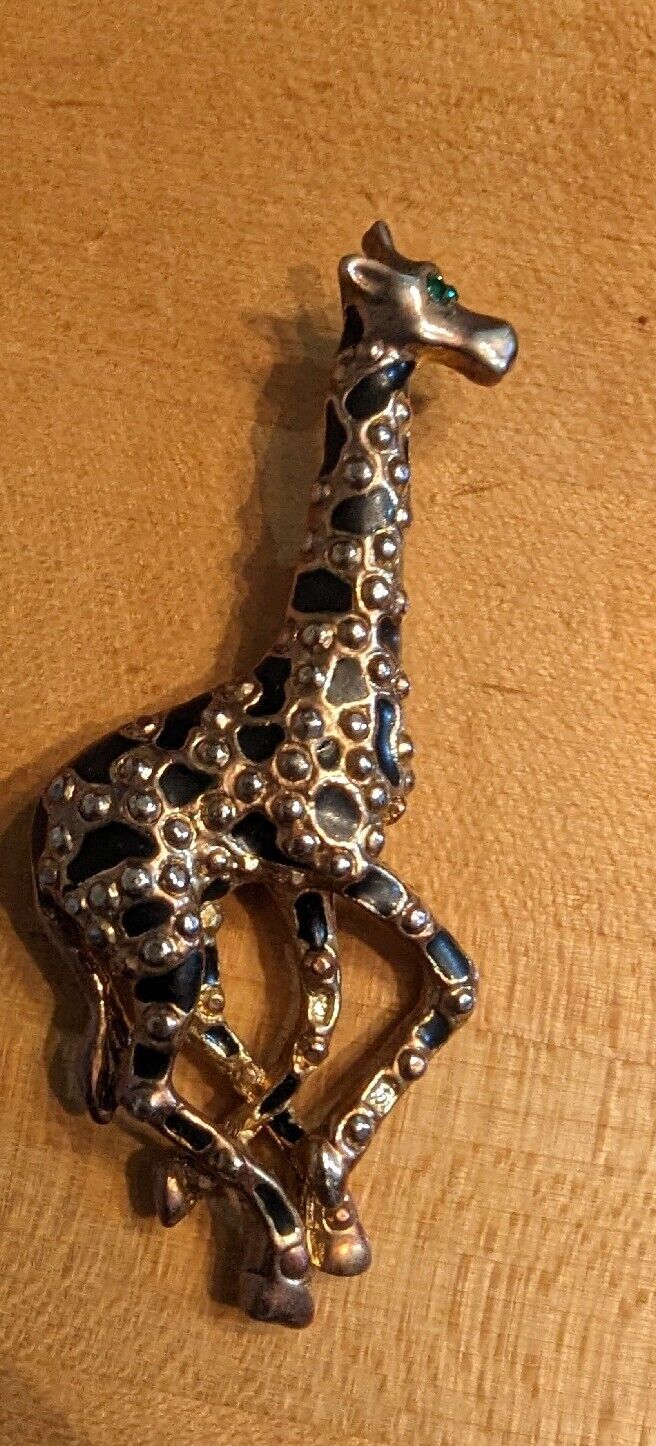 Giraffe Figure Lapel Brooch Pin