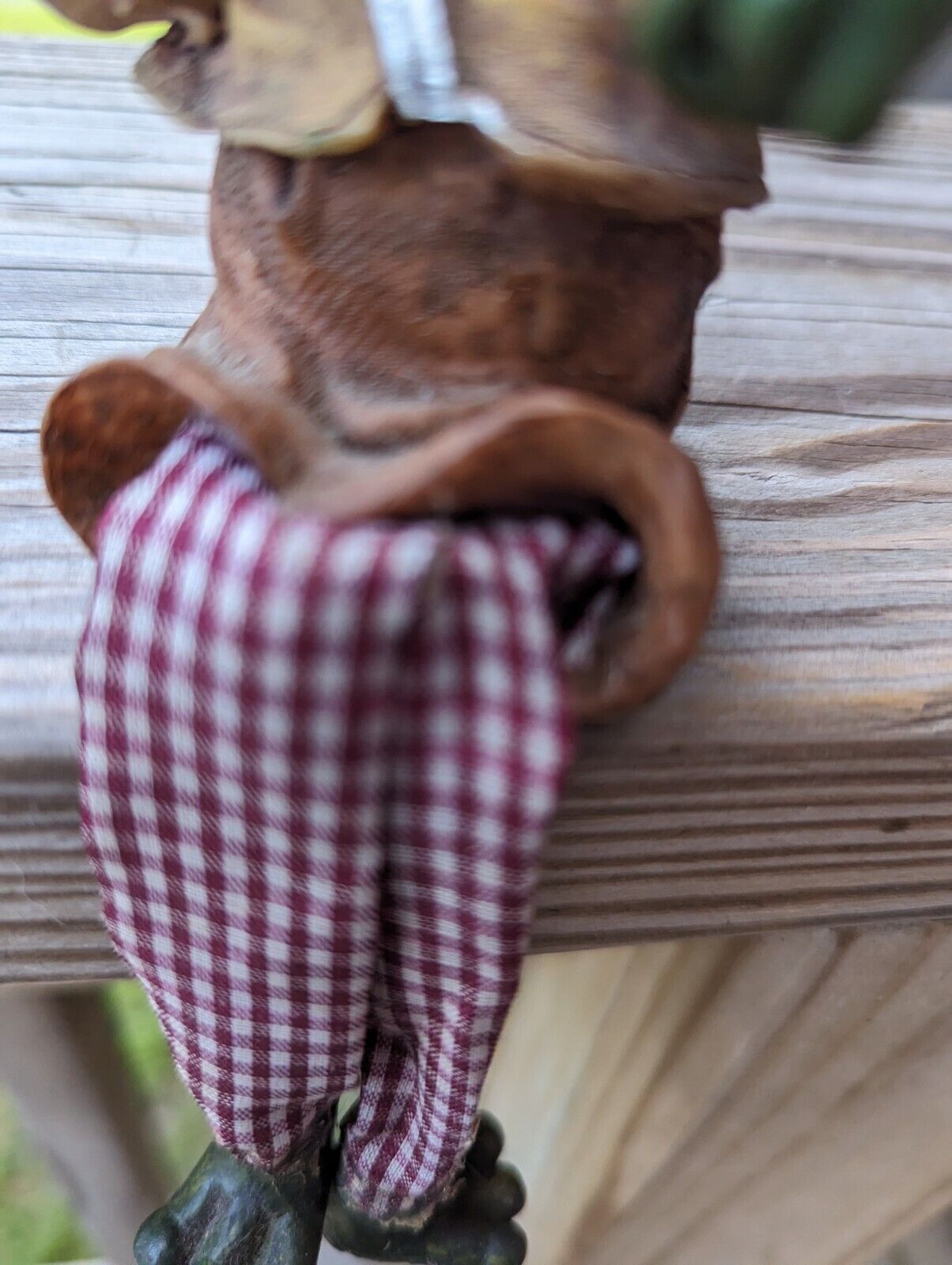 Vintage Fiddle Playing Sitting Frog