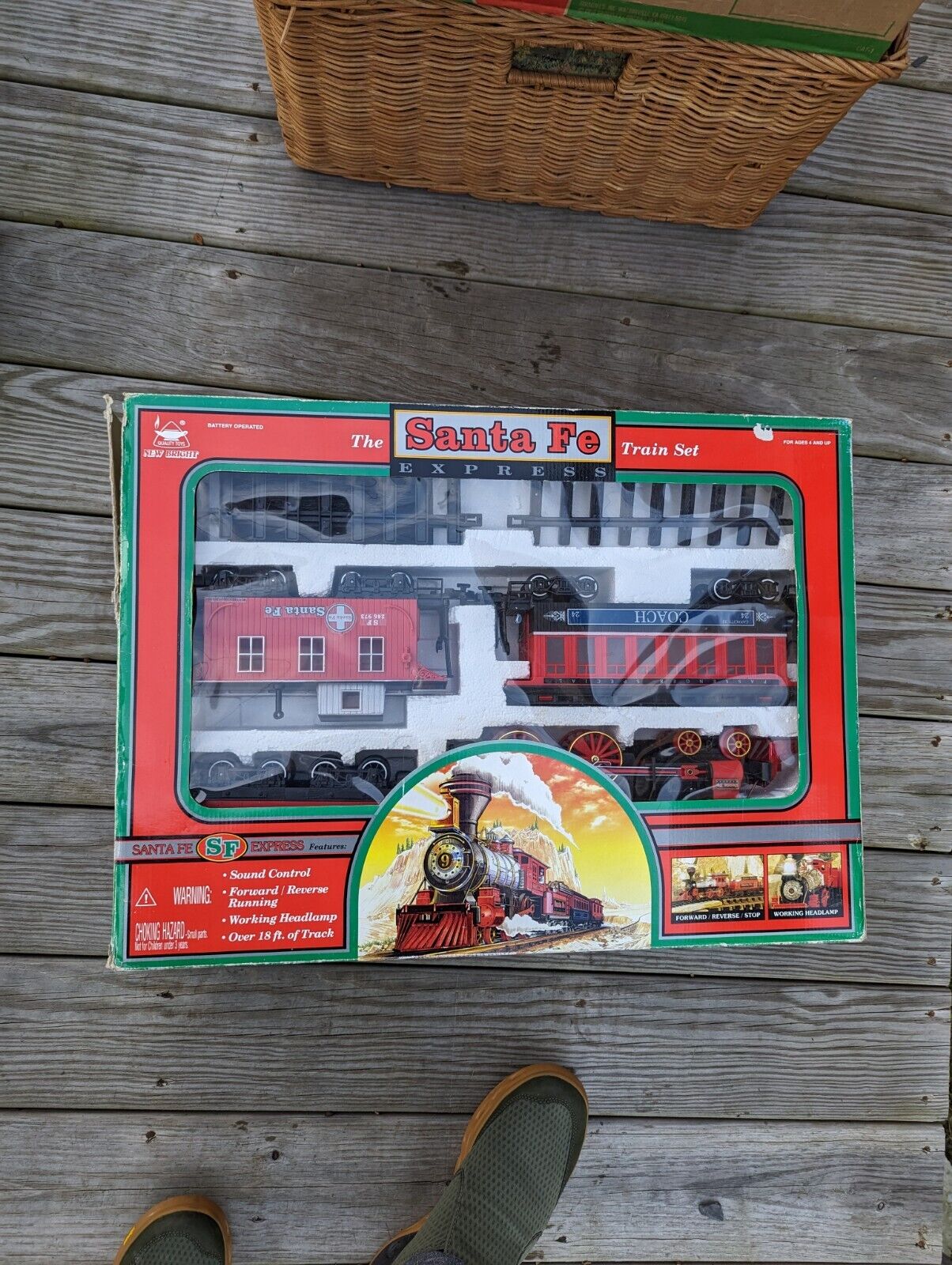 New Bright Industrial Toys SANTA FE Express TRAIN SET w/ Sound & Lights 1999 Box