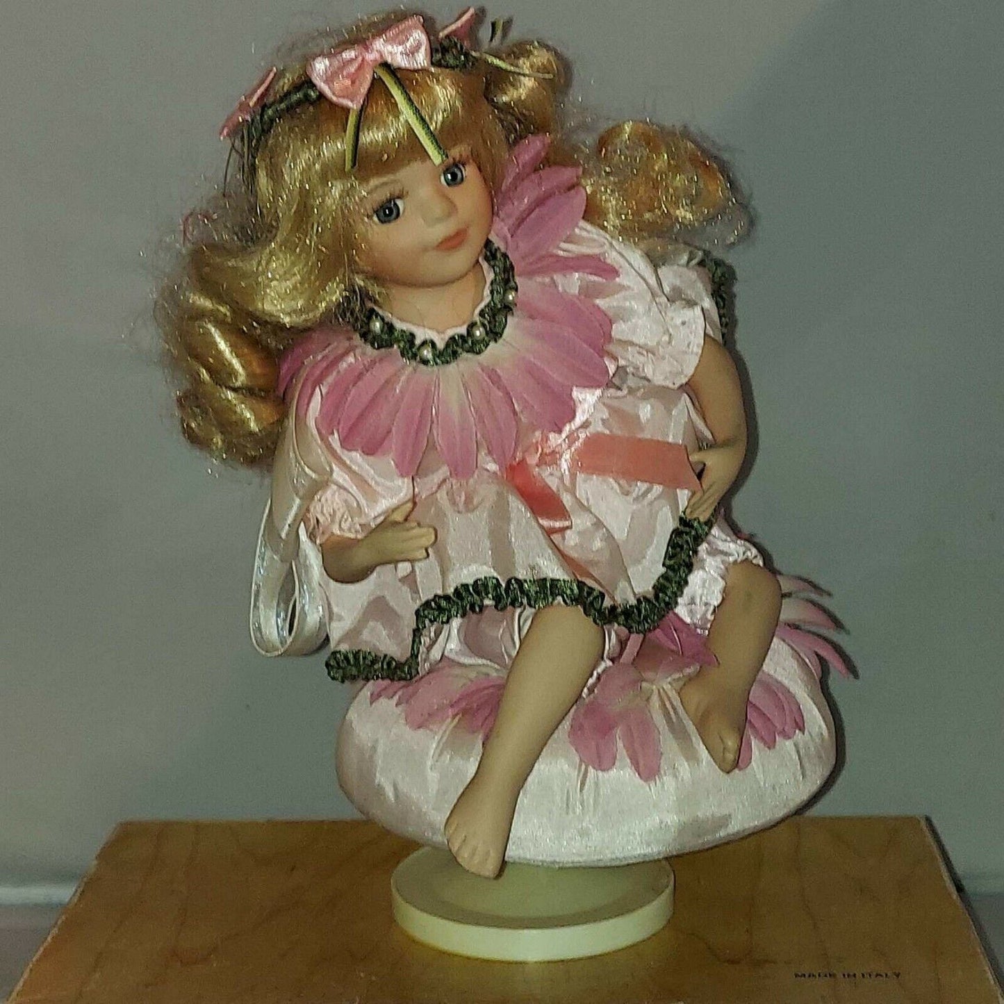 Vintage China Flowers Taiwan sitting Doll