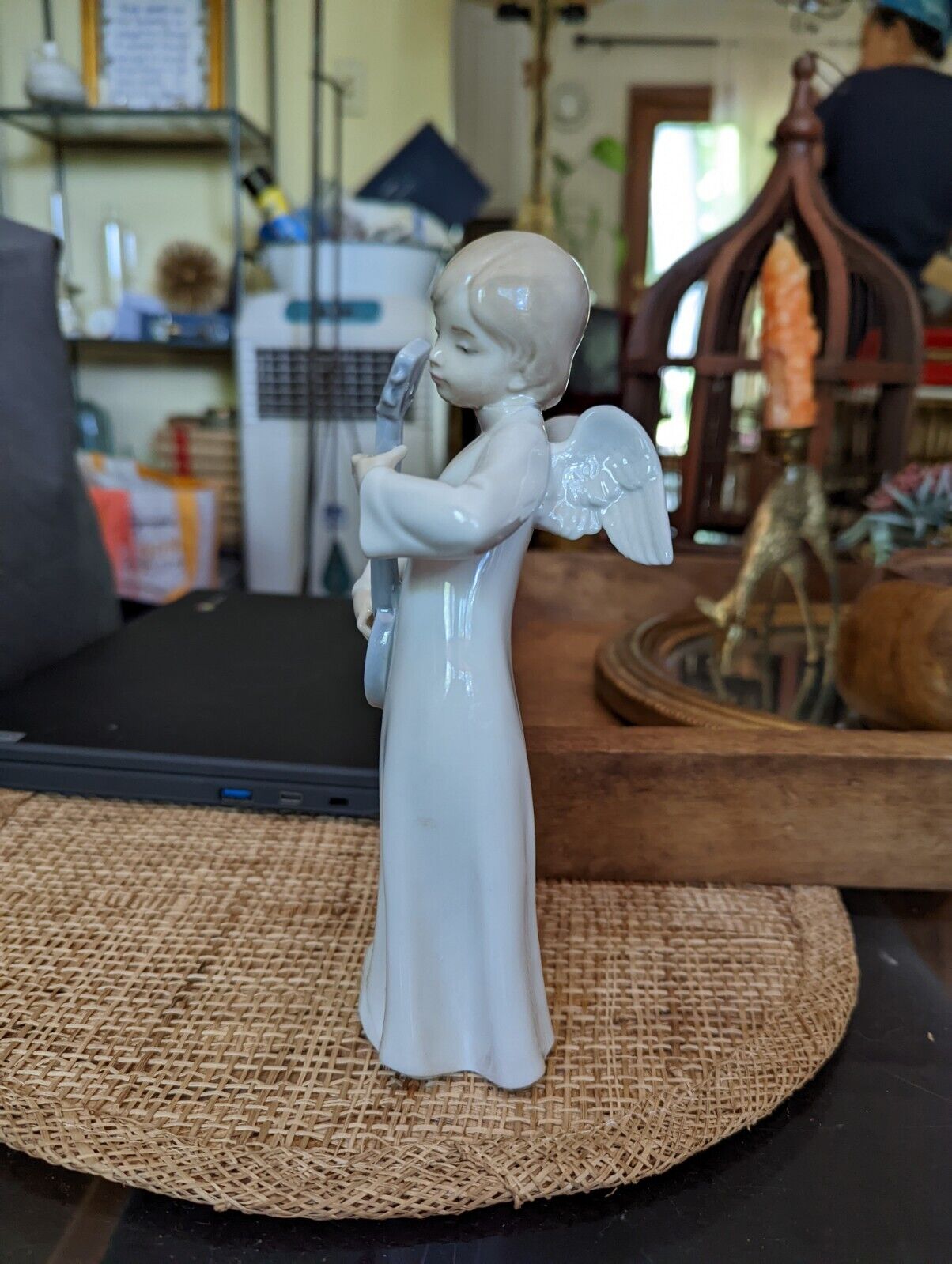 Lladro Nao Angel Playing the Banjo Porcelain Figurine #192 clipped wing.