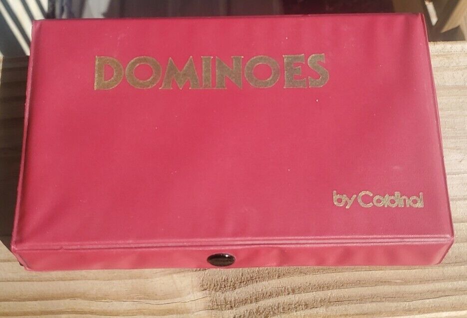 VINTAGE 1996 TOY GAME DOMINOES BY CARDINAL