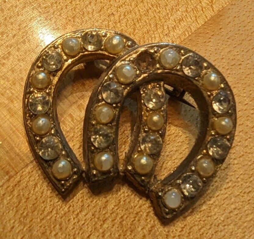 True Vintage 1950s Double Horseshoe Brooch