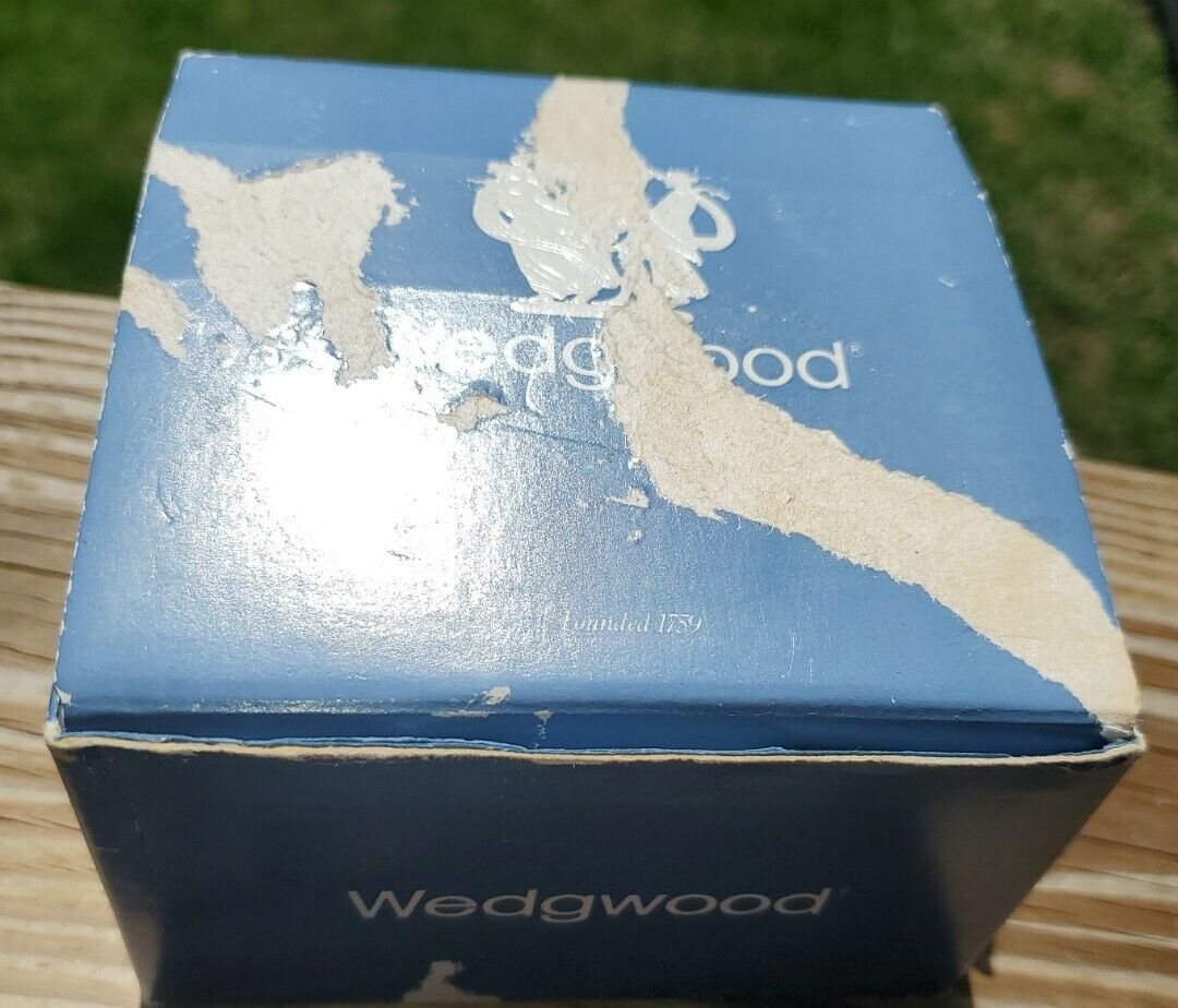 WEDGWOOD ROUND FLUTED BOX & LID - KUTANI CRANE - 3 3/4" Diam, in original box