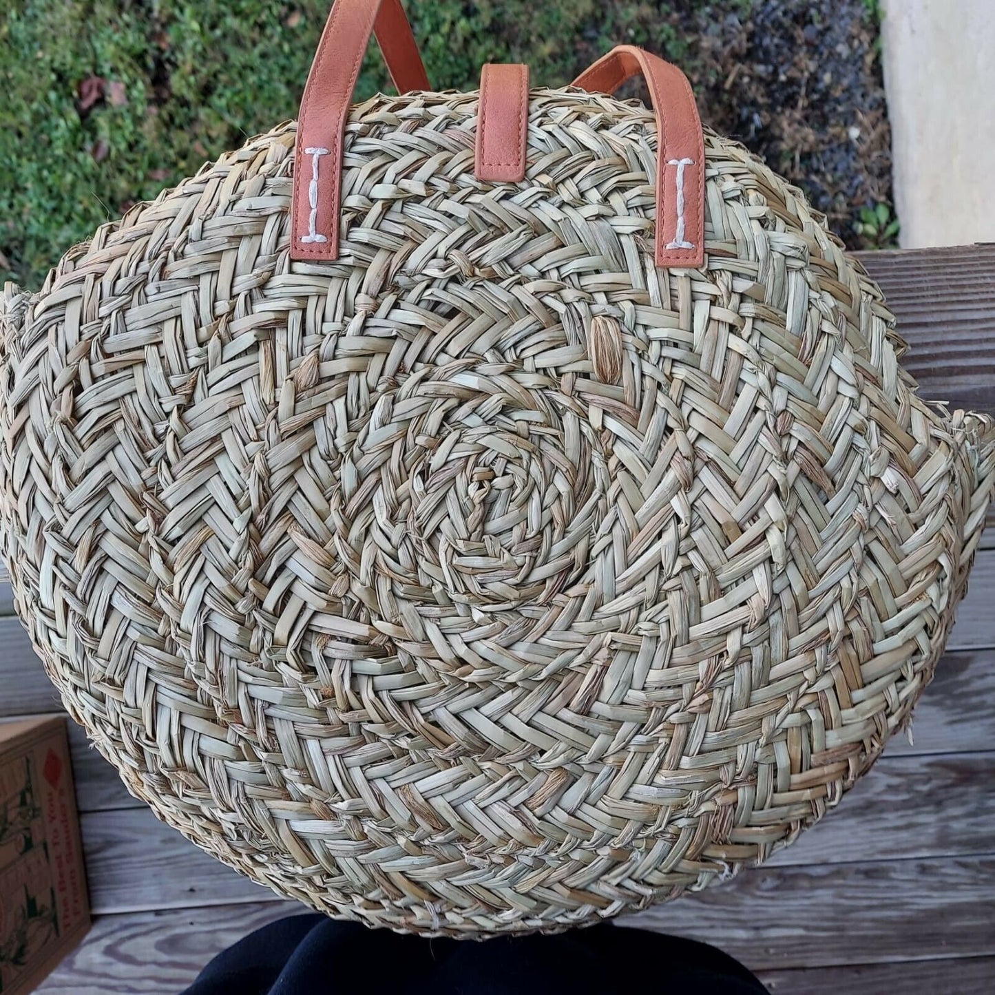 Universal Thread Goods Jute Straw Round Hand Bag