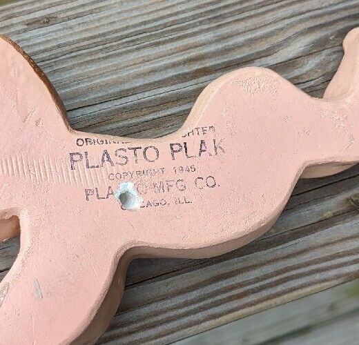 Vintage 1945 Palsto Plak Baby Lying On It's Tummy