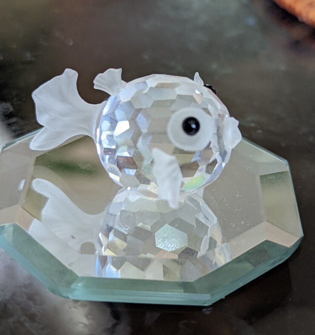 Swarovski Small Crystal 1.25" Blow Fish Figurine On  Glass Display Tray