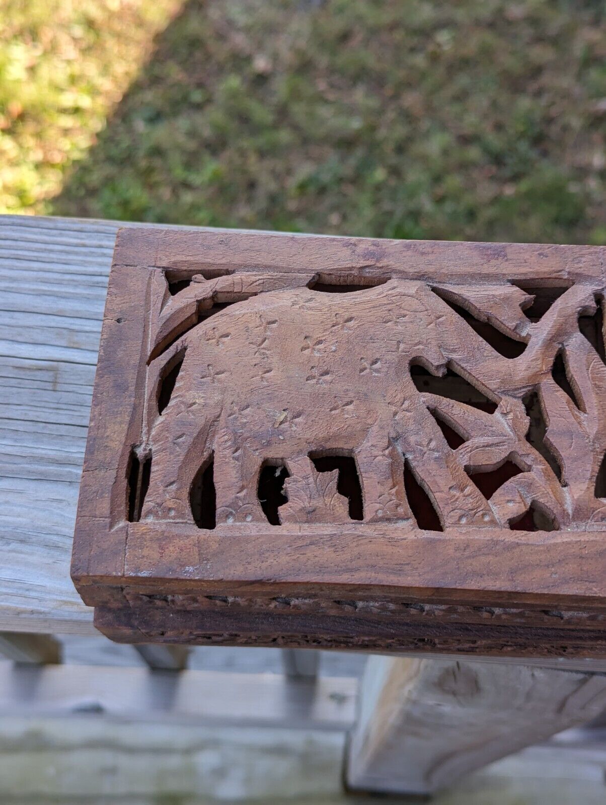 VTG Hand Carved India SHEESHAM WOOD Trinket JEWELRY Hinged Box Elephan Inlay 8x5