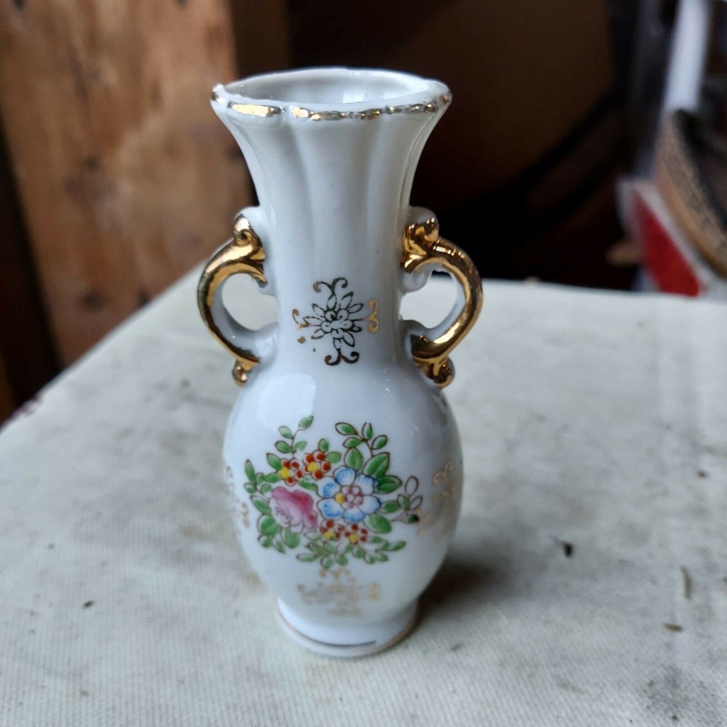 Vintage 4-5/8" Small Vase Made in Occupied Japan Porcelain White w Gold Accent