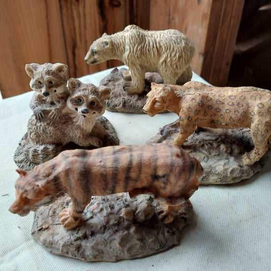 Wild Life Collection Figurines Tiger Cheetah Bear And Foxes