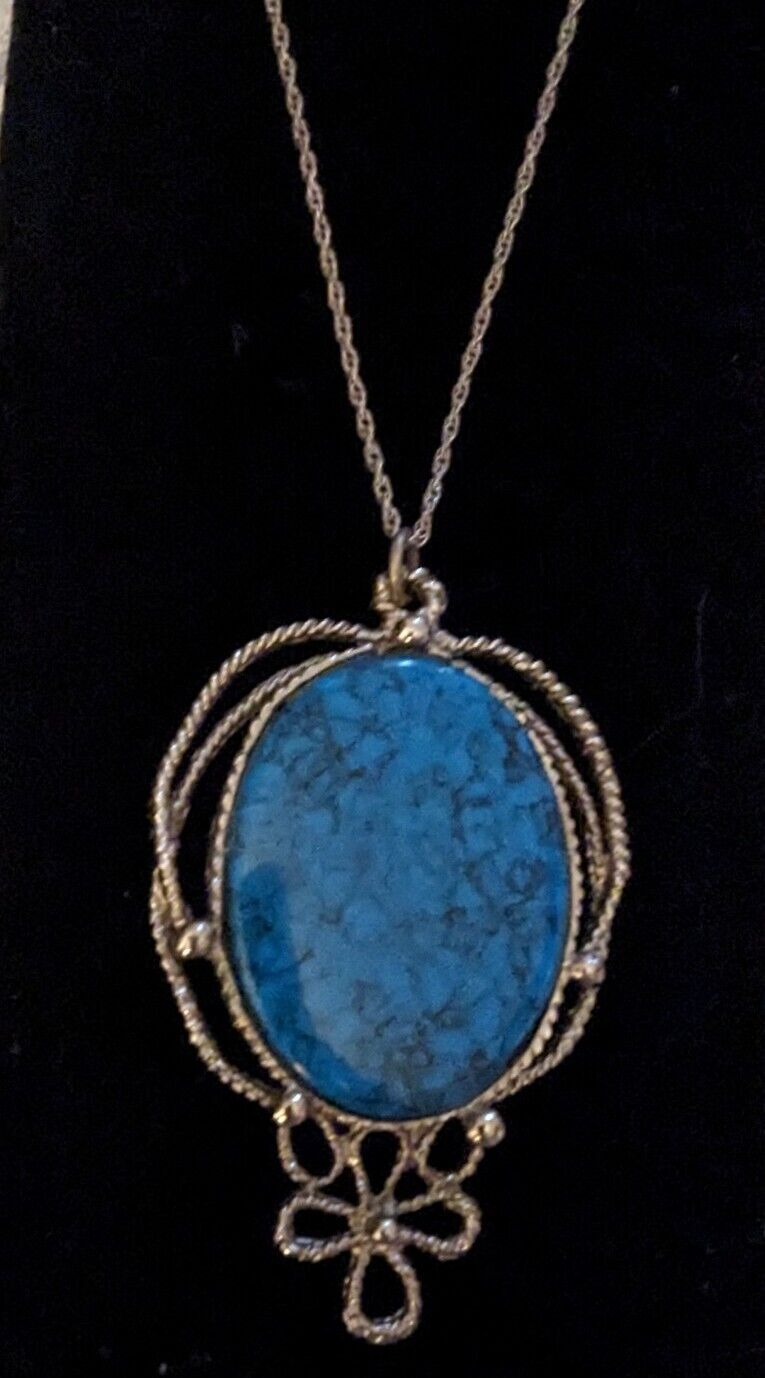 Silver Tone Faux Turquoise Southwestern Style Pendant 18" Thin Gentle Necklace