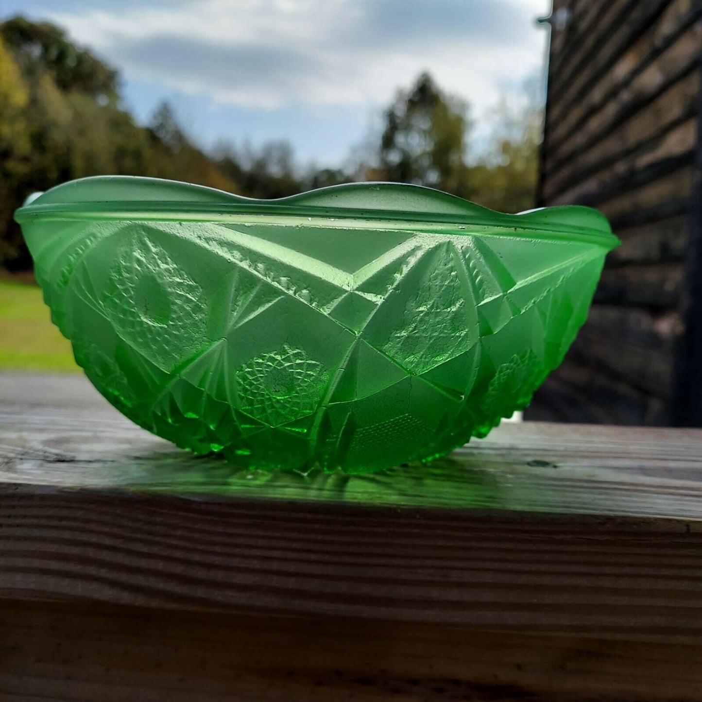 vintage emerald green glass bowl