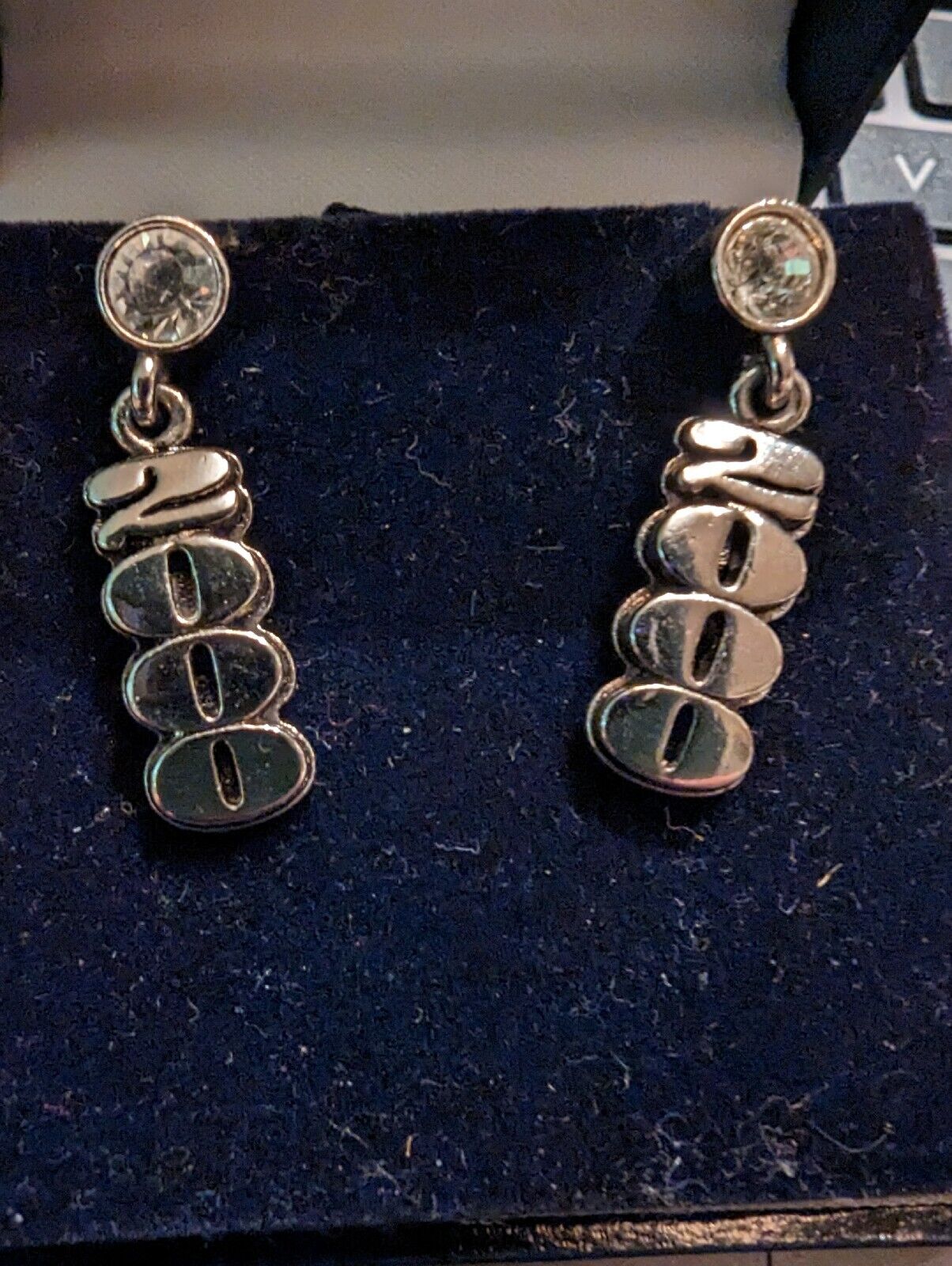 Vintage Year "2000" Metal Dangling Silver Tone Earrings