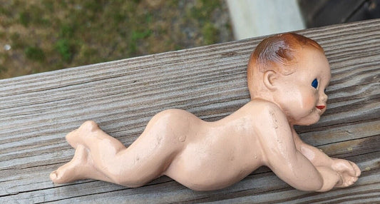 Vintage 1945 Palsto Plak Baby Lying On It's Tummy