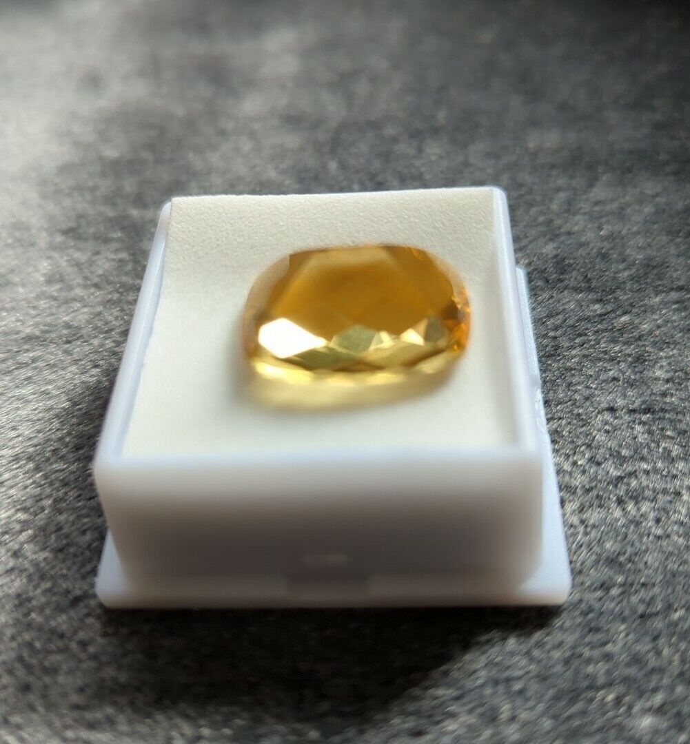 17.75 Ct Cushion Cut Fancy Golden Citrine Loose Gem 20x15mm