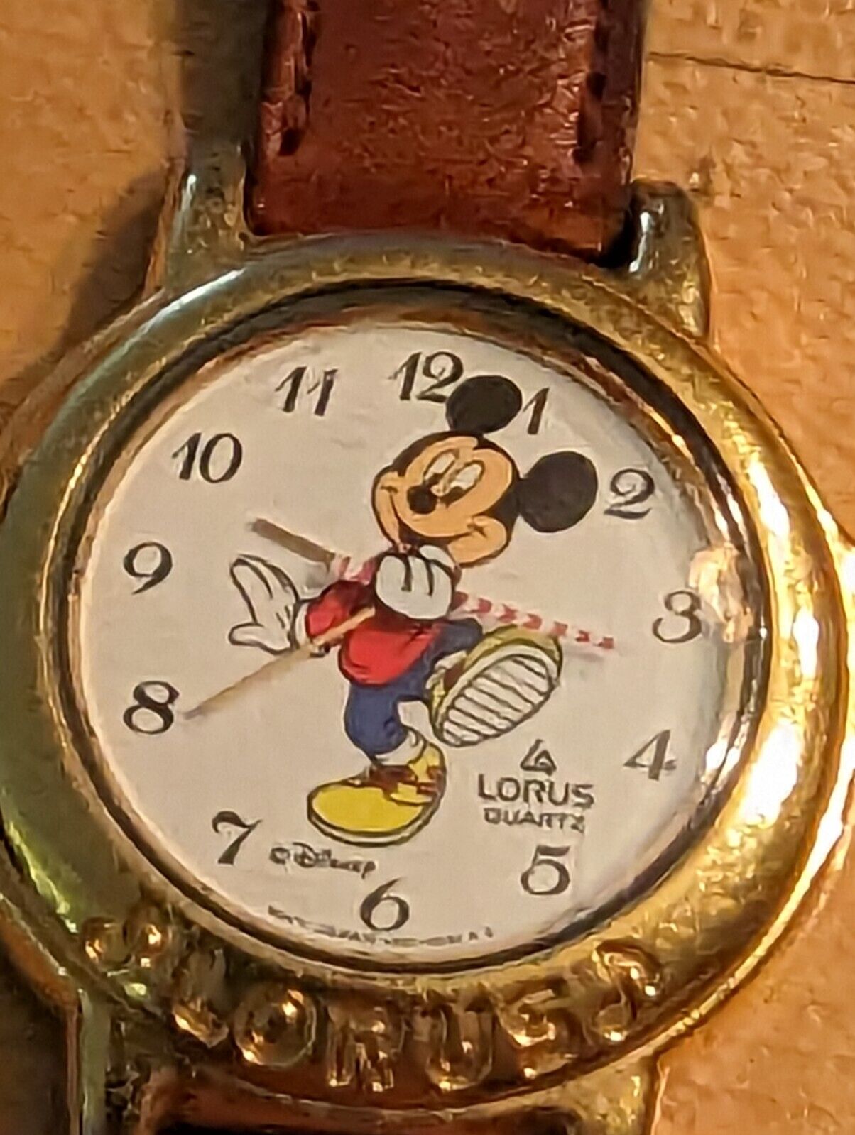 Lorus Quartz Disney Watch Japan Movmnt V421 0061 R2 Original Brown leather strap