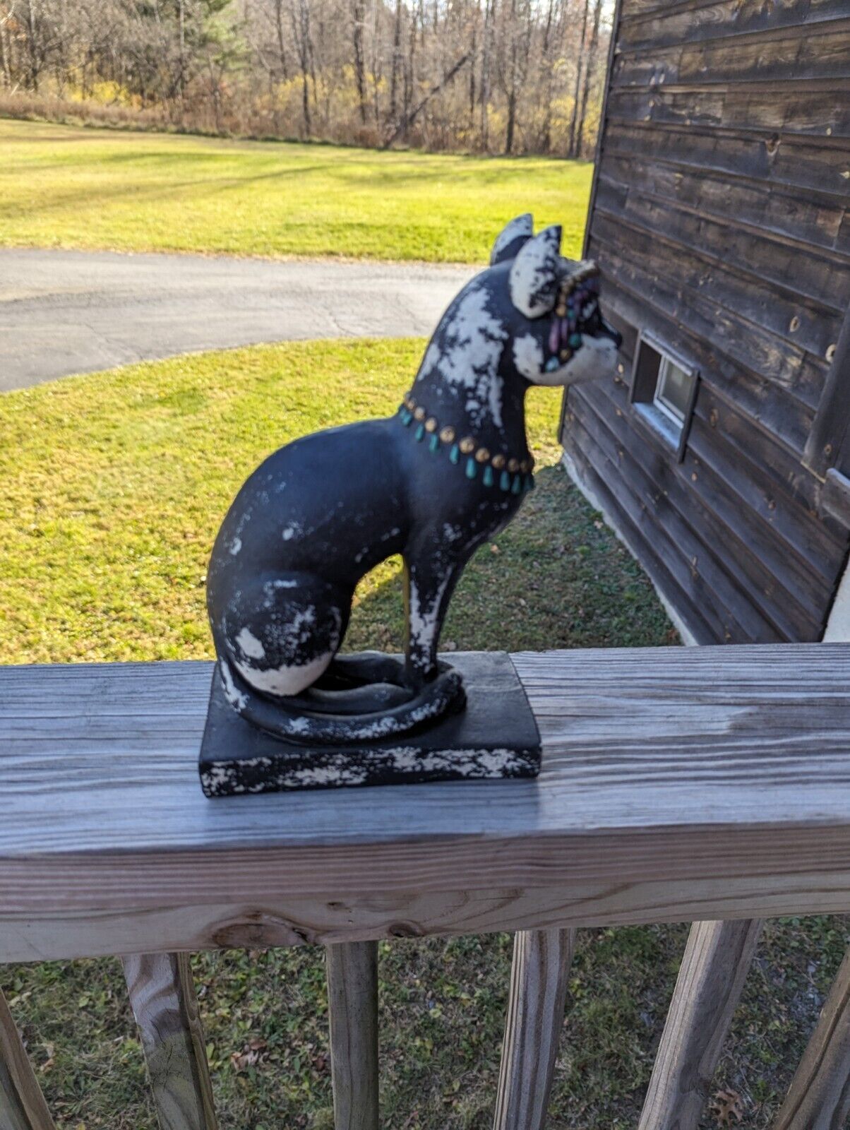 VINTAGE PEELING OTAGIRI ENESCO EGYPTIAN BLACK CAT WITH JEWELS FIGURINE PARASTONE