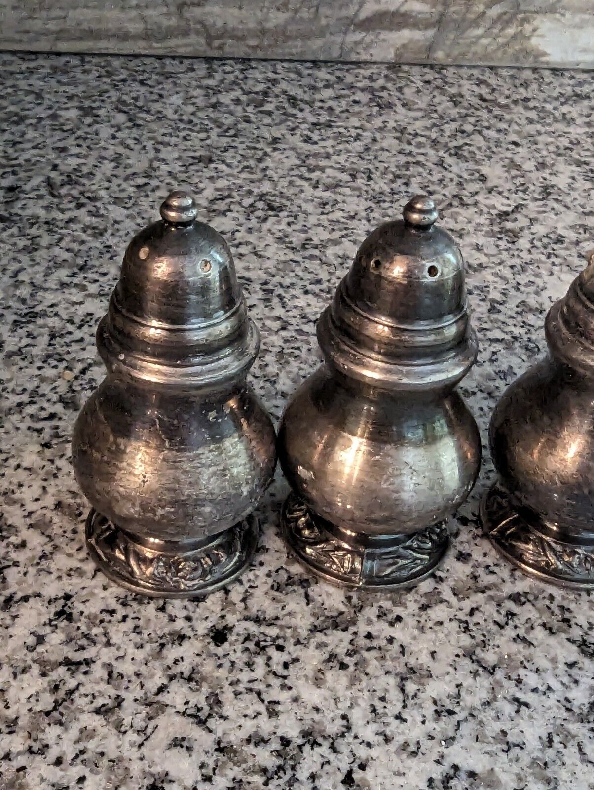 Oneida ltd #51 salt and pepper shakers 4pc original box silver plate