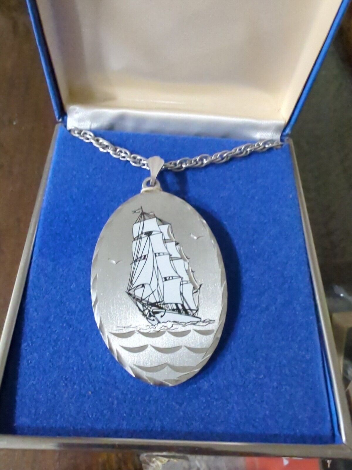 Blackinton Mass USA Sails Ship Large Pewter Pendant And Chain New In Box