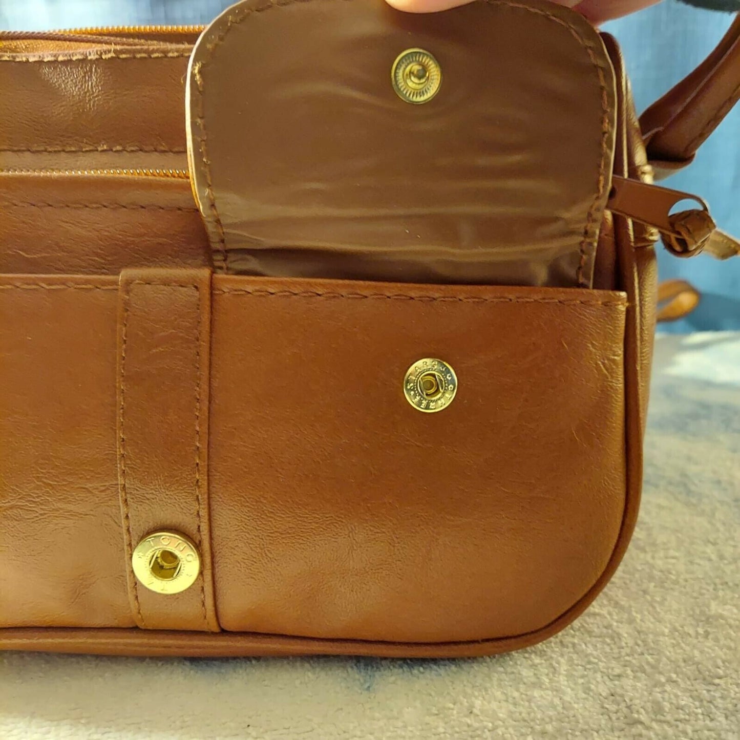 L'egent Cross Body Leather Purse