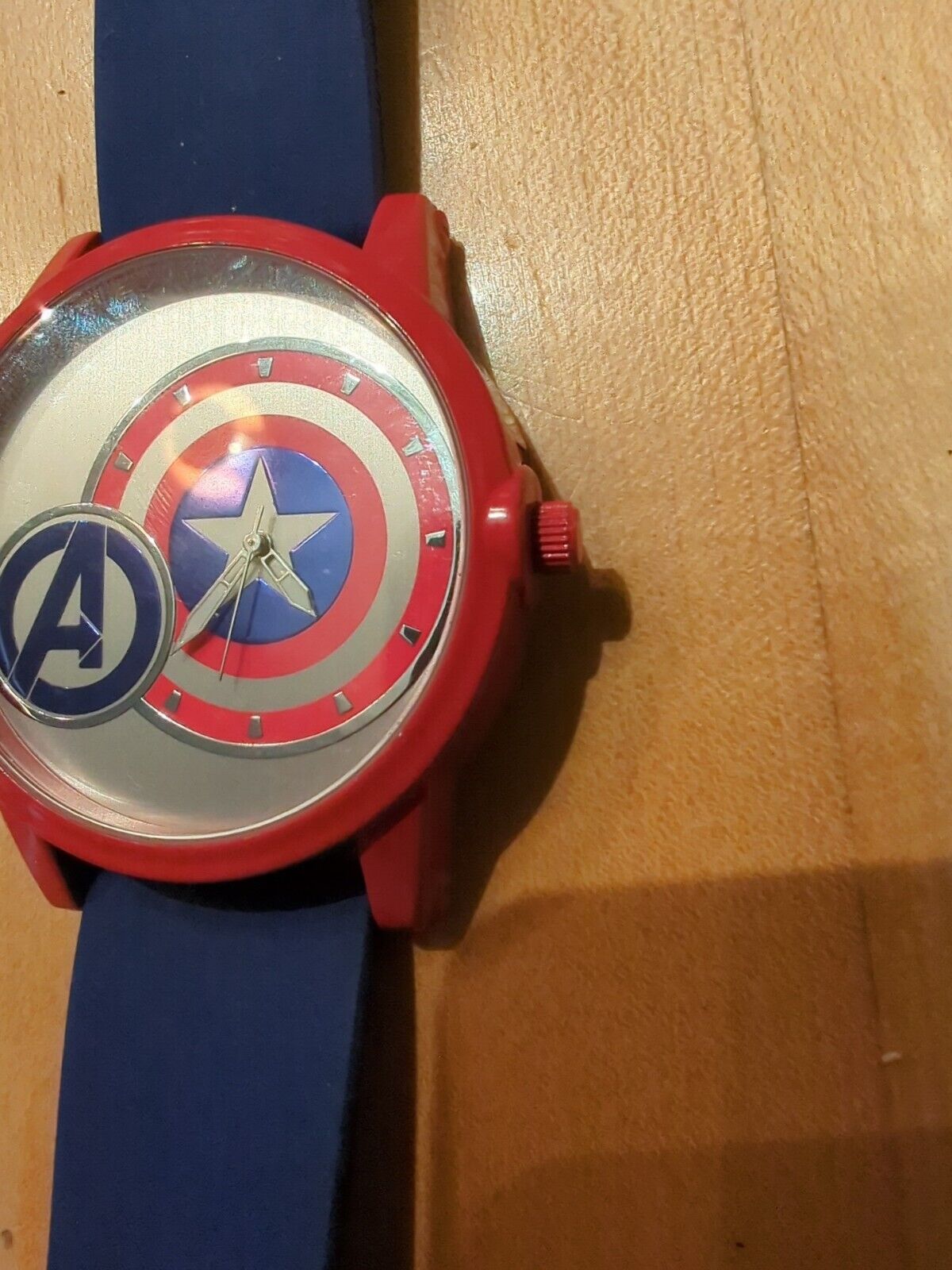 Huge Marvel Accutime Single Watch Avengers Captain America AVG1520KM Working