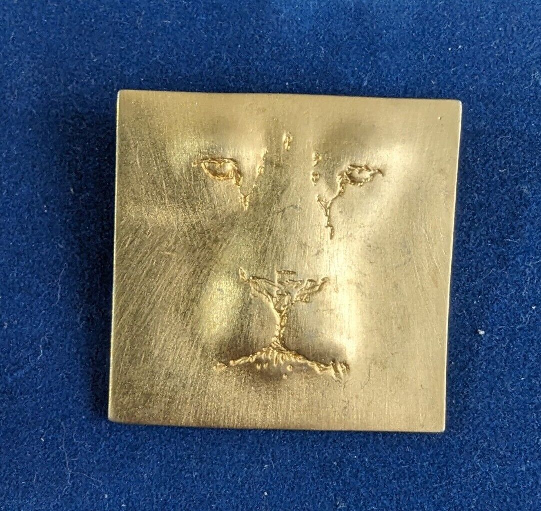 JJ Gold Tone SQ 2x2" Tiger Face Brooch Pin Vintage Minimalist Abstract Wild Cat