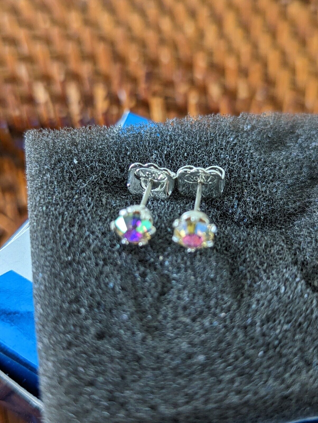 Vintage 2007 Avon Stud Earrings In Butterfly Box