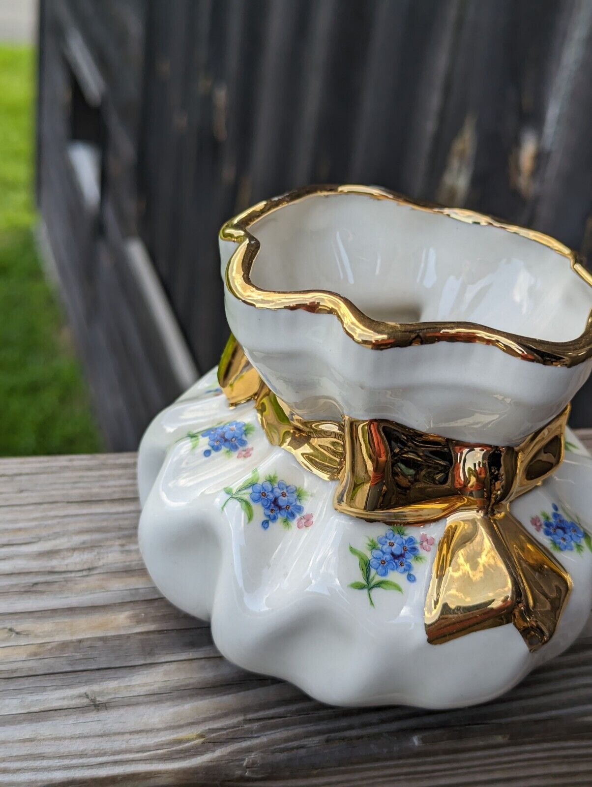 Vintage Odd Shaped Holley Ross Distinguished China With 22k Covered Ribbon Vase