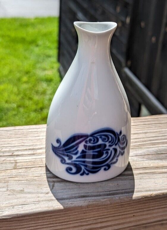 PORSGRUND NORWAY Varefakta Vase P555 White & Blue Bird Emblem 5.5” x 3.5” wide